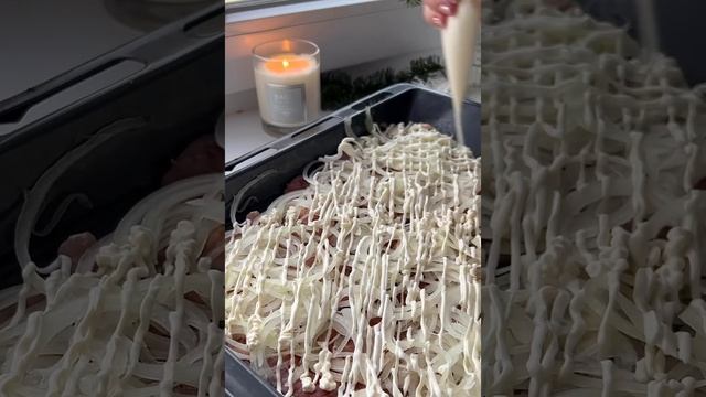 Мясо по-французски — #мясо, #сыр, #специи, #лук.