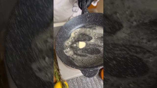 СТЕЙК ИЗ ЛОСОСЯ СО СЛИВОЧНЫМ СОУСОМ И КРАСНОЙ ИКРОЙ 🤤