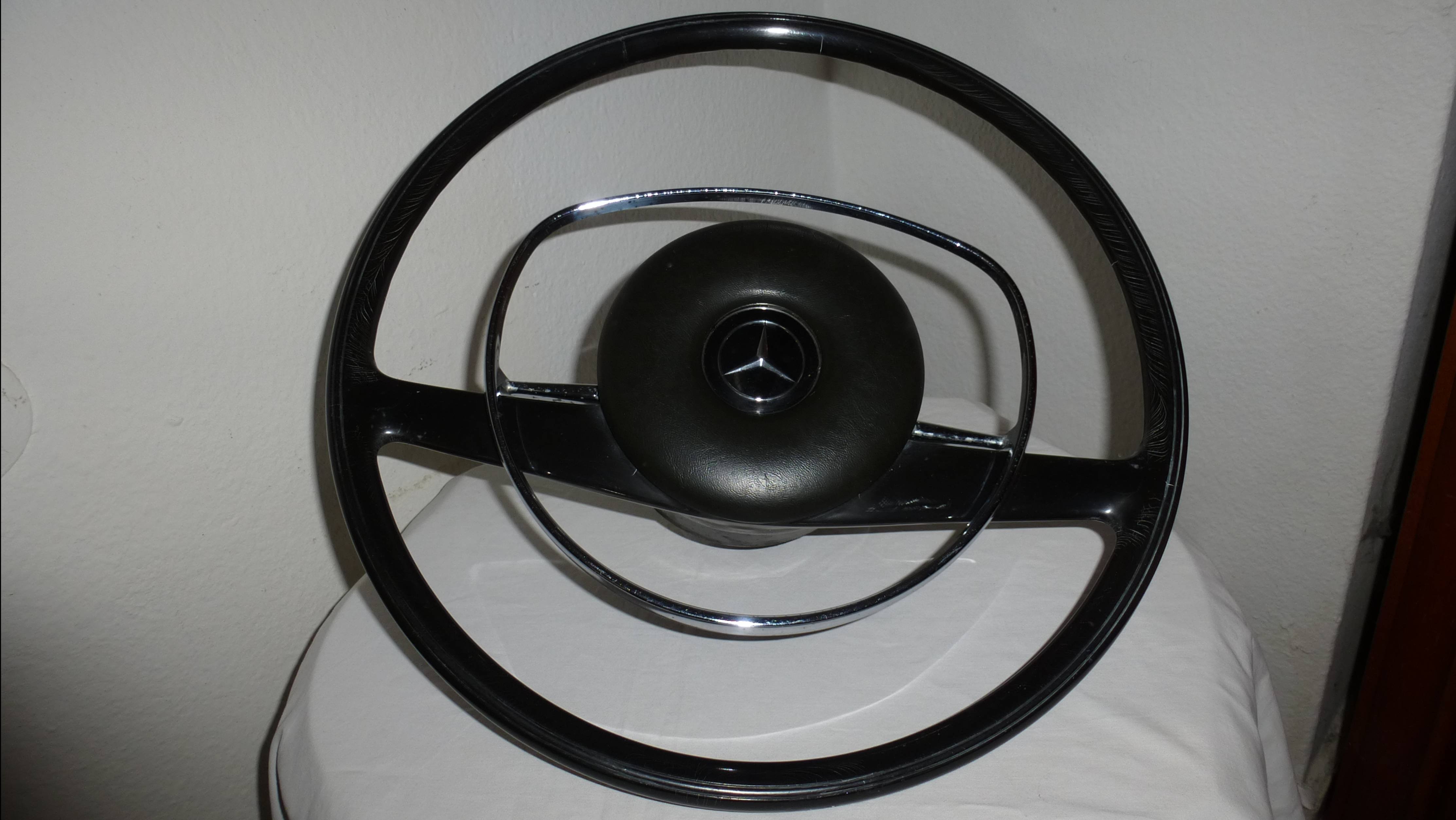 Руль мерседес бакелит W123 W110 W111