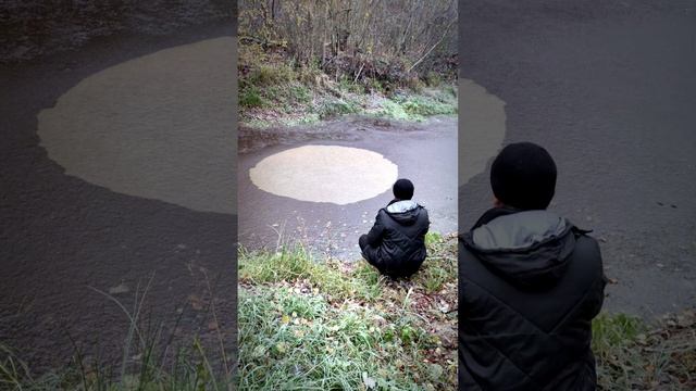 Как сделать круг воздуха на воде ?)