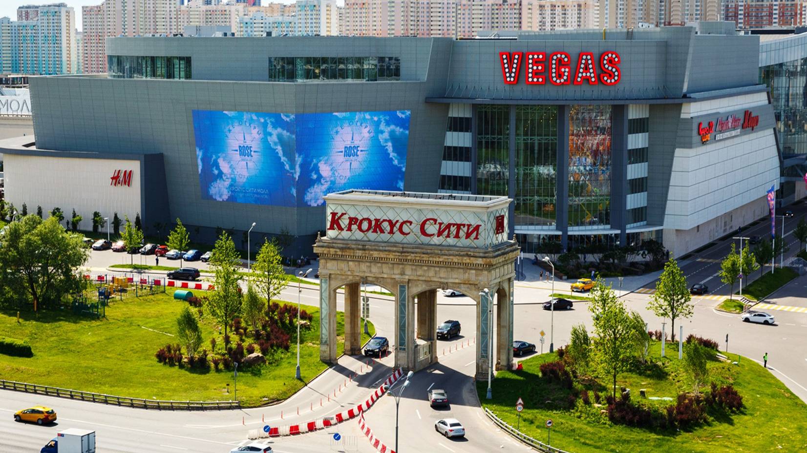 Размещение рекламы на медиафасаде ТРЦ Вегас Крокус