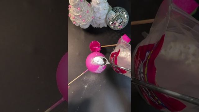 Своими руками декор к Рождеству бархатные шары из пенопластовые шаров и акриловых красок с содой 🎄