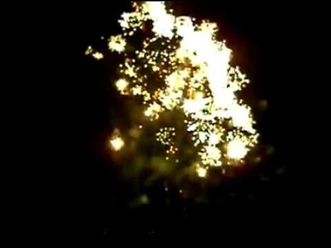 ФЕЕРВЕРК НАД СЕЛОМ_HomeCinema.avi