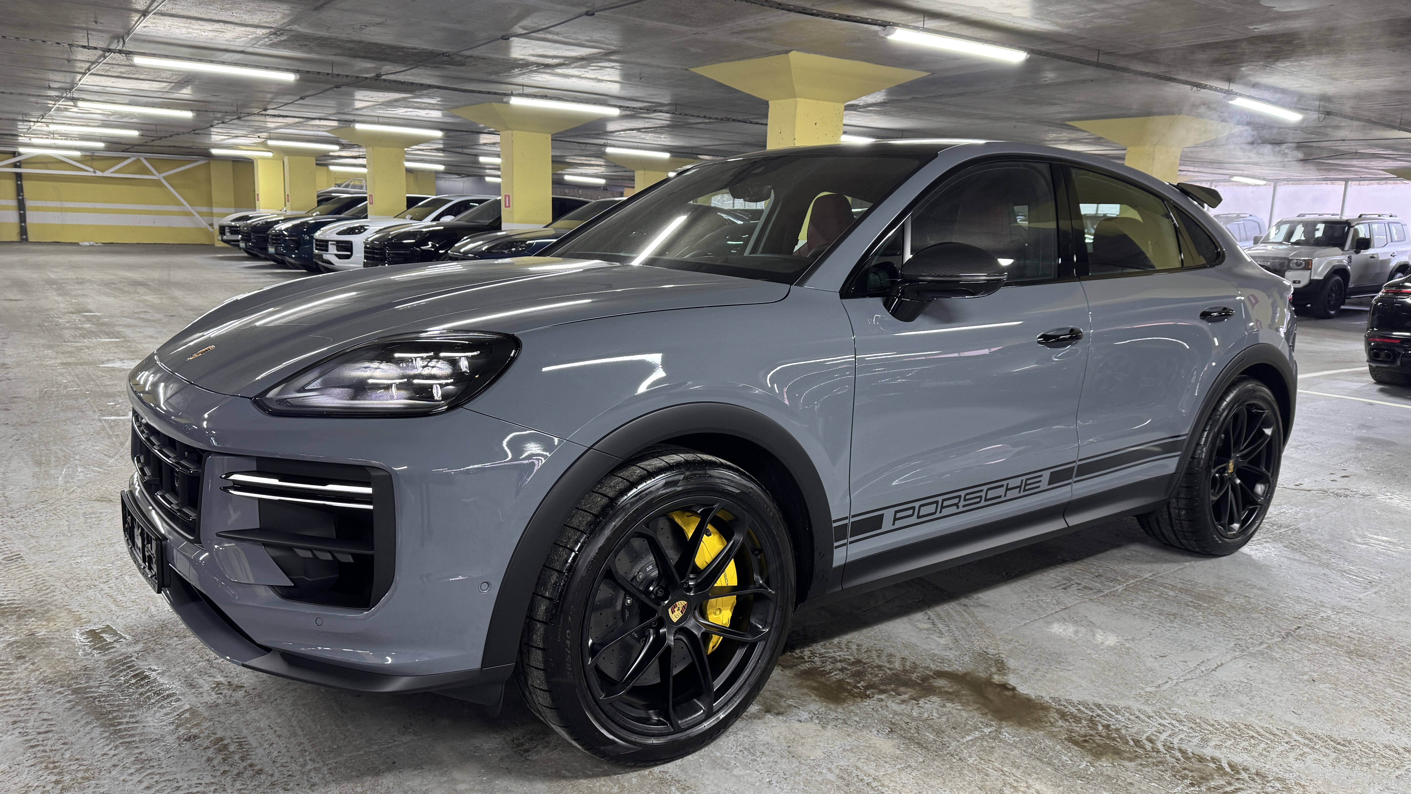 Porsche Cayenne Turbo GT 2024г, цена 32.800.000 рублей.