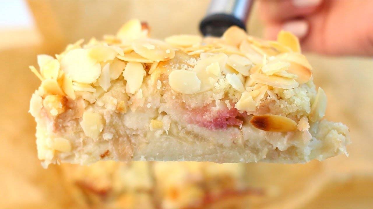 Нежнейший ЯБЛОЧНЫЙ ПИРОГ  Много яблок и мало теста! Тесто вкусное, похоже на нежный крем!