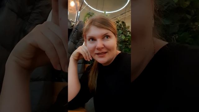 Зашли в кафе попить кофе☕️