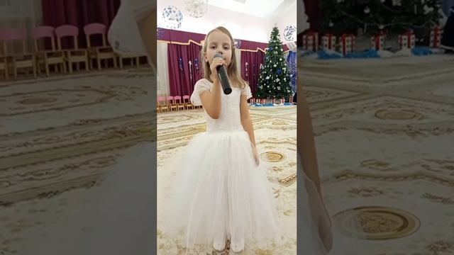 Песенка Мамонтенка
Исполняет Ангелина Бражник