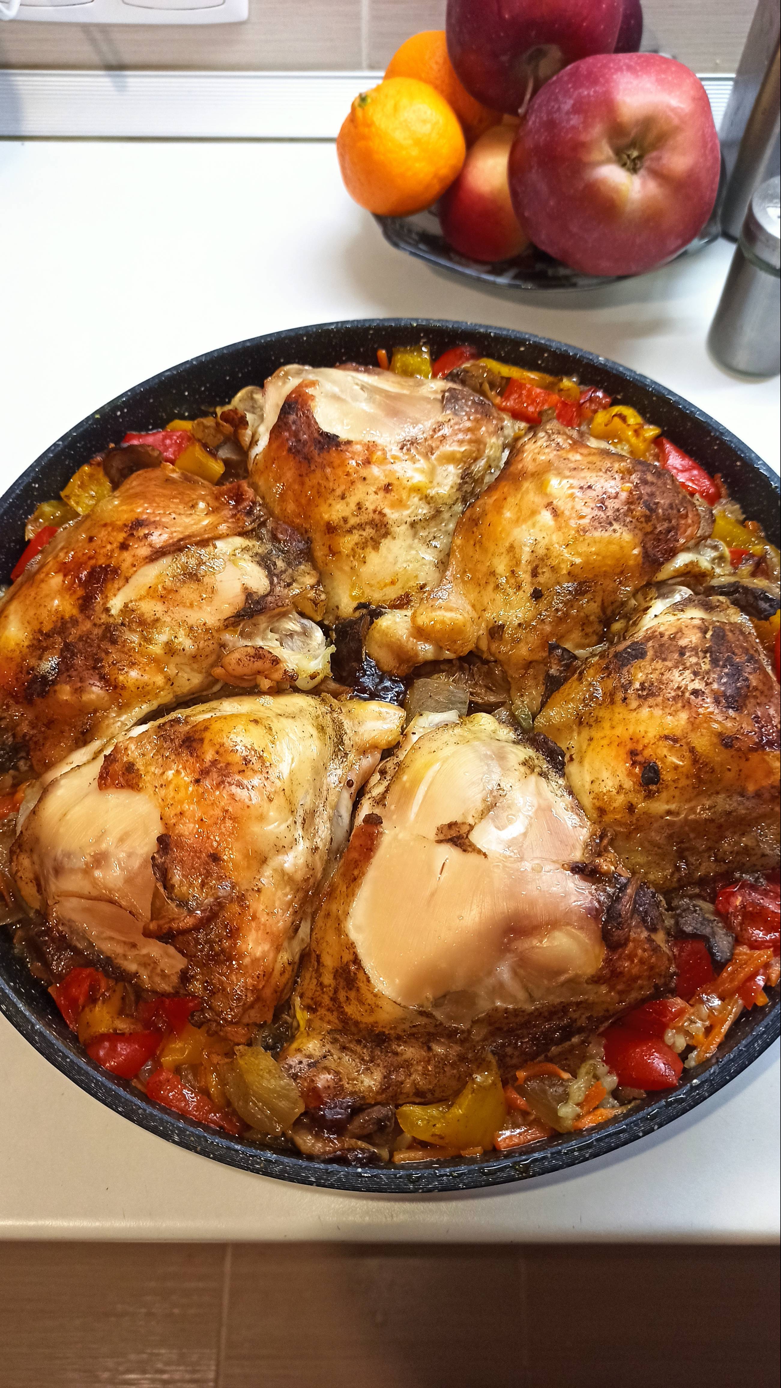 Курочка с рисом в духовке