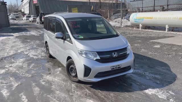 Семейный минивэн Honda Stepwagon в кузове RP3