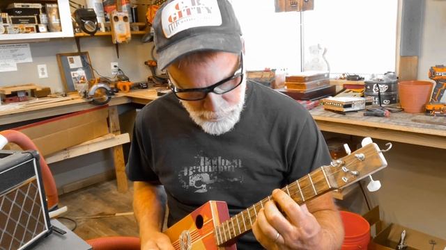 Cigar Box Guitar - Delay - Dotted Eighths - Tap Tempo