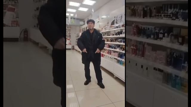 который висел на воротах