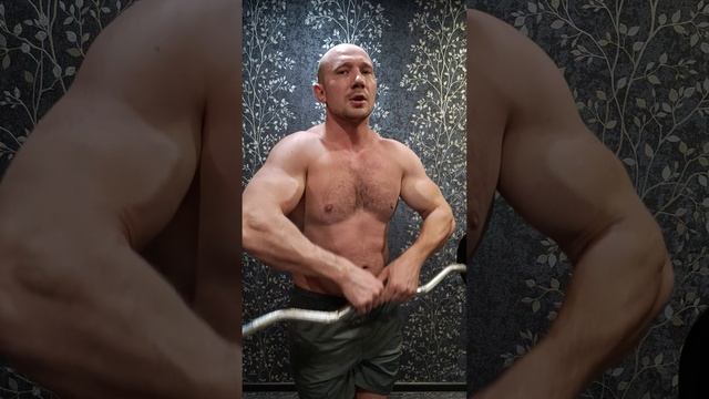 Как накачать плечи дома