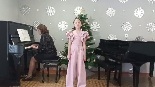 Золотанова Кристина, 9 лет,   
 2 возрастная категория, академ. пение, МБУ ДО "ДШИ № 63" , г. Белово