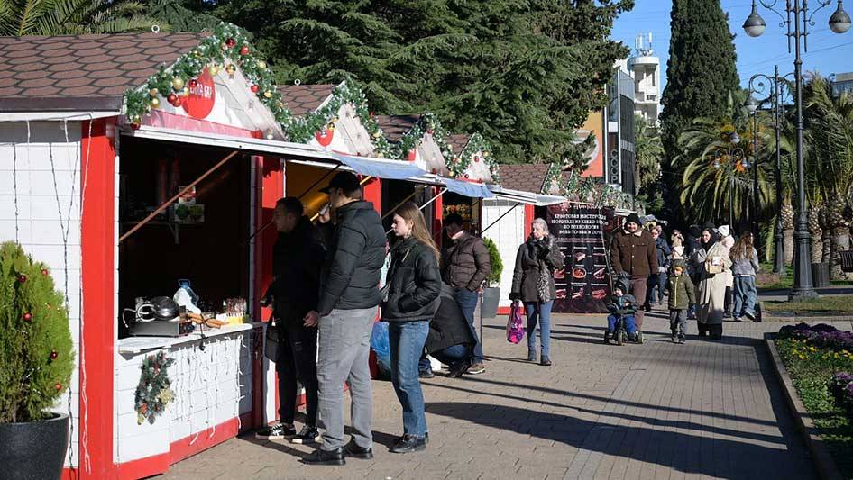 Новогодние ярмарки открываются в Сочи