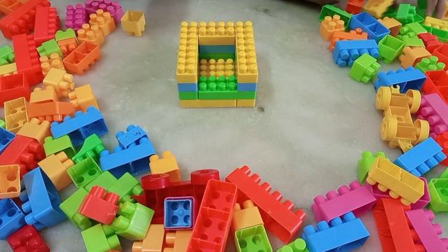 Собираем копилку из лего кирпичеков! Играем вместе с детками! Блоки LEGO Для детей!  Игры для детей