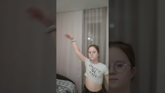 новогодние снежинки очень такая хорошая песня