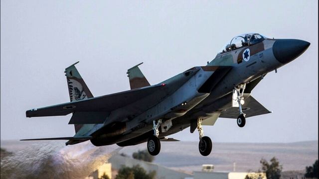 Израиль наносит удары по военным складам в сирийском Тартусе