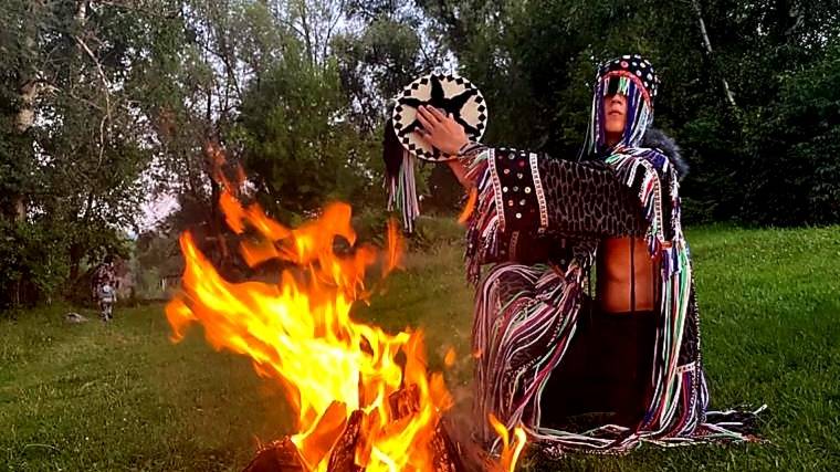 Таинство с шаманами Алтая: Уникальный опыт для туристов 🧙♂️🌄