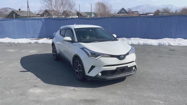 Компактный кроссовер Toyota  C-HR