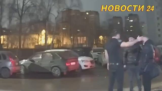 Старик ЗАСТУПИЛСЯ ЗА ДЕТЕЙ, но был избит мигрантом-БОКСЁРОМ!.