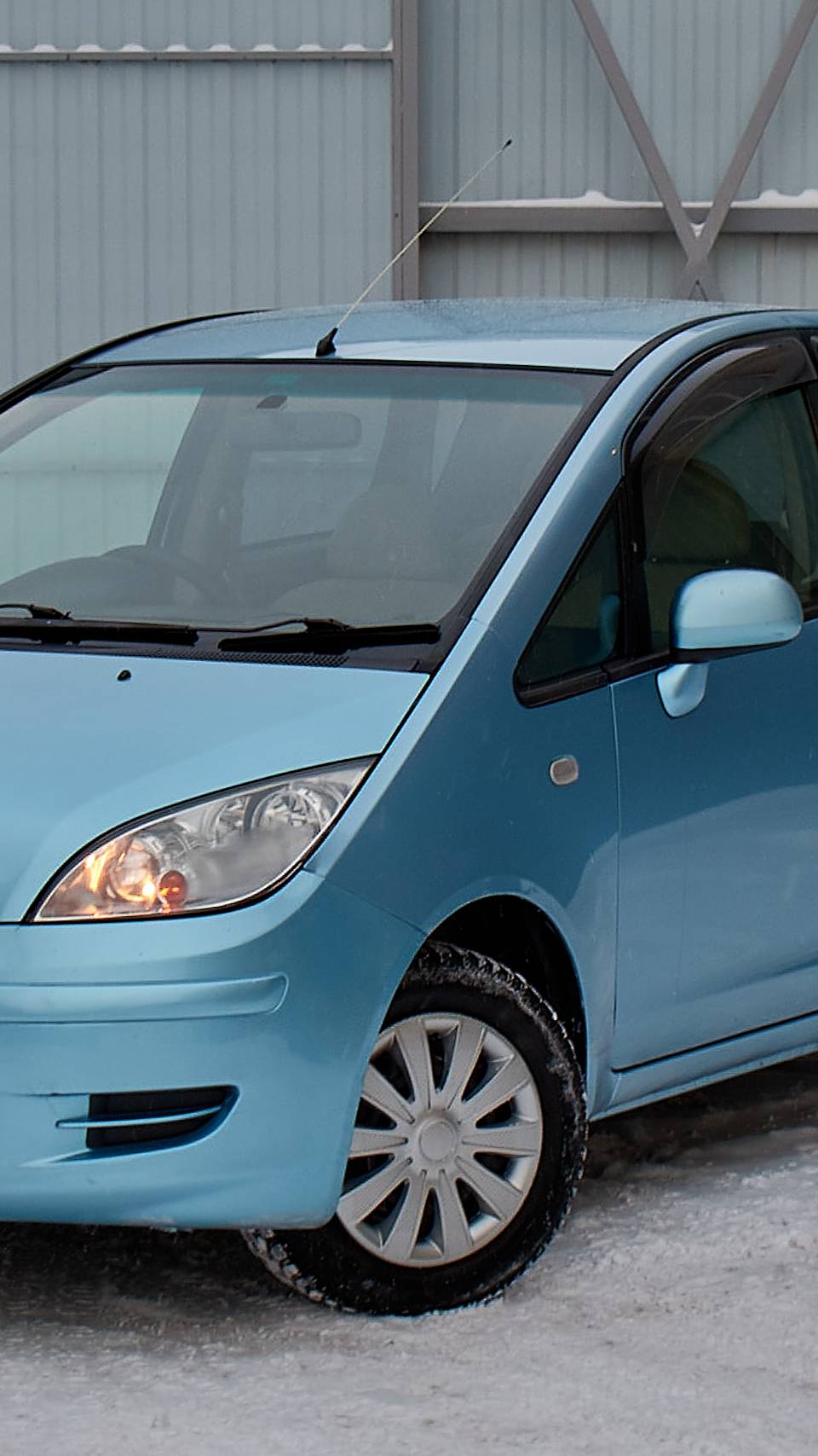 Обзор на Mitsubishi Colt Хетчбэк 5 дв. 1.3 2003г