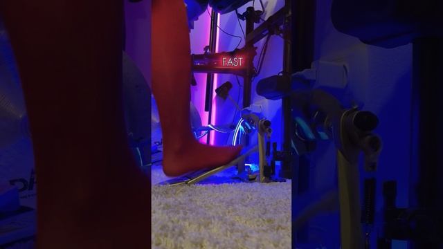 Тренируюсь играть ногами техникой Heel-Toe