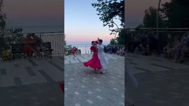 Зимний вальс
Но летом