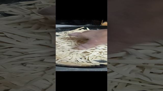 Домашние лапша высыхала