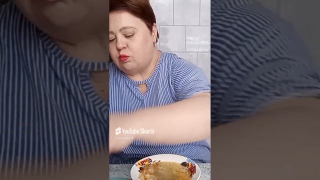 прям посередине 😒