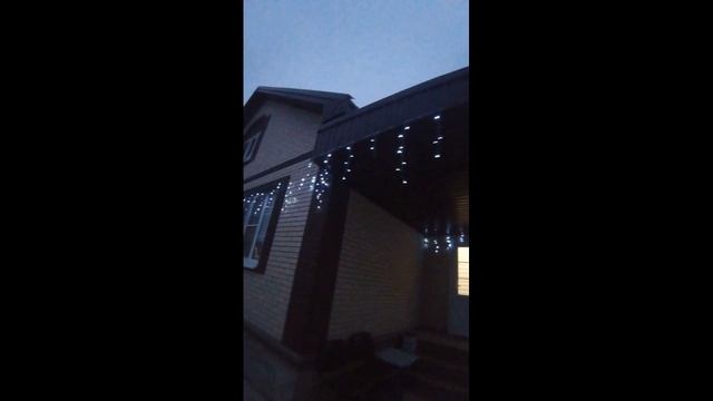 Украсили дом !