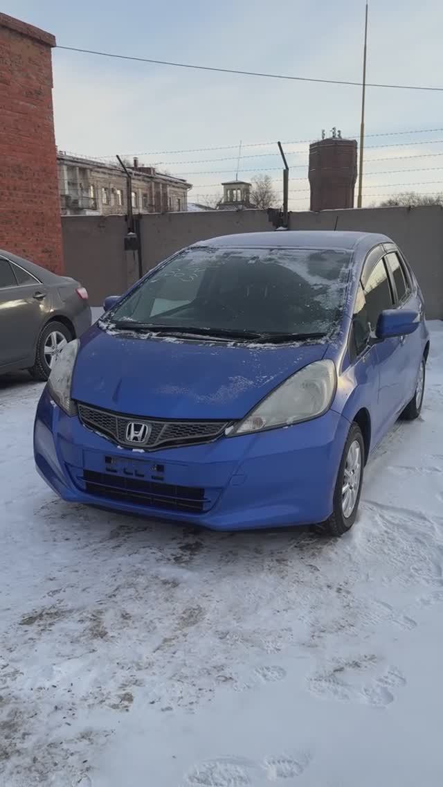 Выдаем HONDA FIT 2011 г.в. с минимальным пробегом 26 тыс. км.