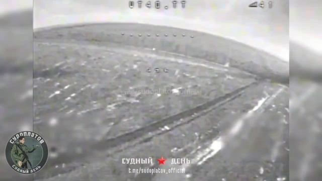 Очередной пикап с РЭБом в объективе FPV-дрона ВТ-40. Вторым ударом оператор залетает в открыту...