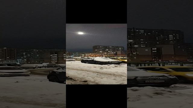 Вечерний обзор домовой территории. Москва, ул. Льва Яшина, 9