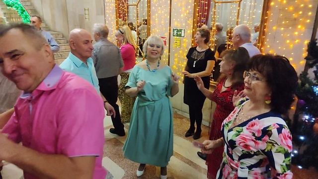 Дарите женщинам цветы..... 15.12.24.