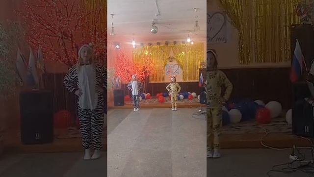 Танец "Губки бантиком"