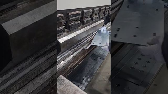 Гибка кронштейнов из листового металла