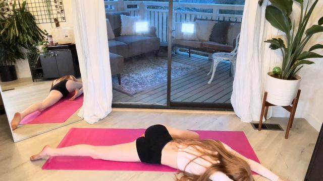 Avery Skye Mindful Home Yoga (No Talking)