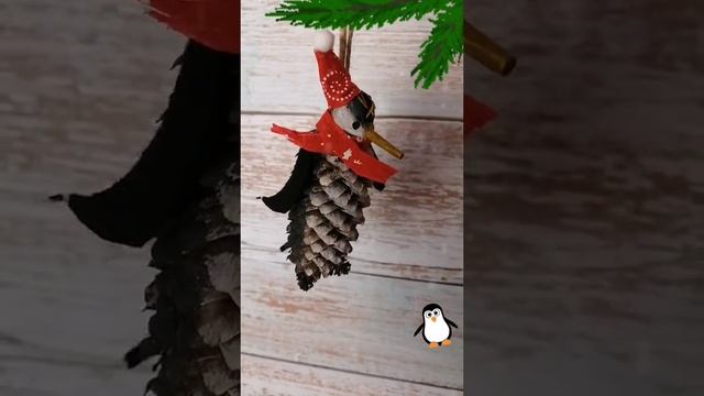 Пингвин из шишки