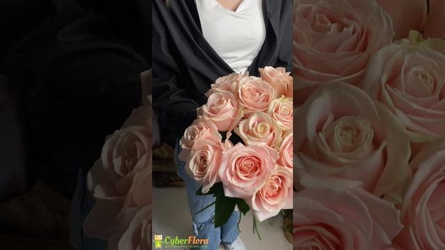 Букет Охапка нежно-розовых роз 15 роз