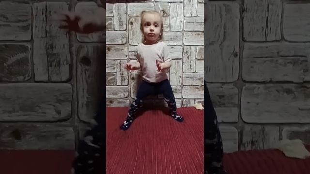 Танцуют все)))