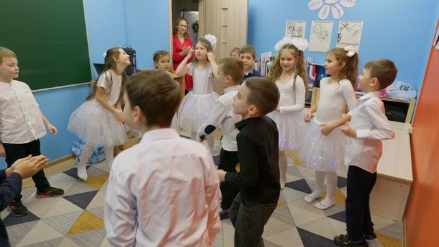 Новый год,  12.12.2024 Монтессори-школа