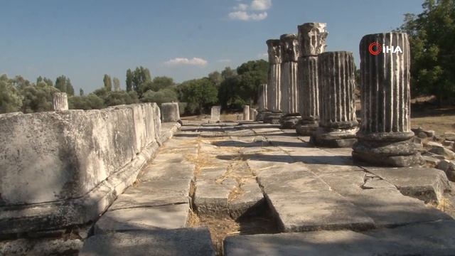 Hekate Kutsal Alanında Sütunlar Ortaya Çıkıyor