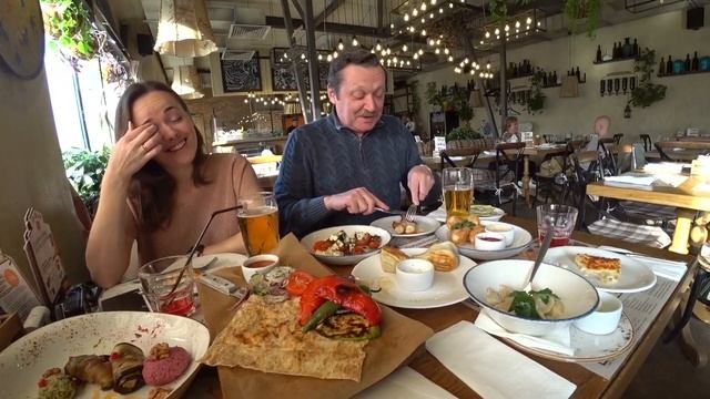 ВЛОГ Спасибо всем за поздравления ❤️! / Ресторанный влог 12.04.2018