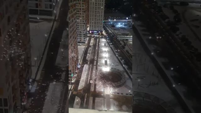 🎆В ЖК «Спутник» местный житель решил запустить салют из окна собственной квартиры🎆