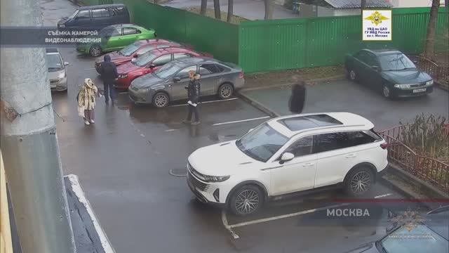 В Москве полицейскими задержан пособник телефонных мошенников, обманувших известную актрису