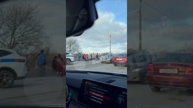 Серьезное ДТП на ПушкареваДальше по Пушкарева еще 2 ДТП в левом и среднем рядах