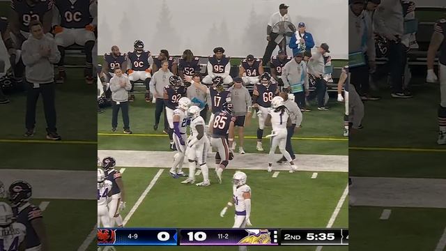 Cole Kmet catches for a 14-yard Gain vs. Minnesota Vikings