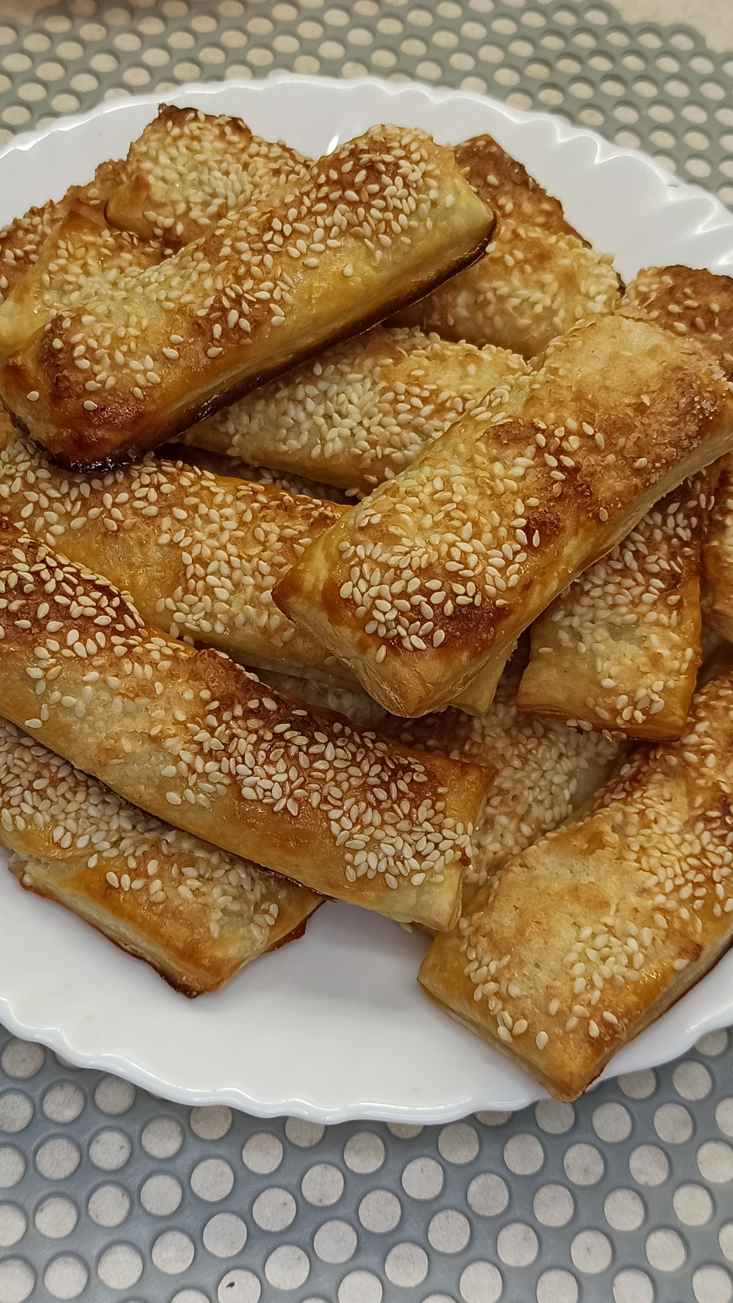Хрустящие сладкие палочки с кунжутом #рецепты #выпечкакчаю