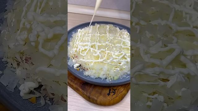 Простой и яркий салат на праздничный стол