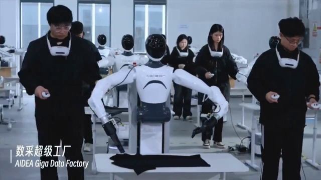 Китайская компания Чжиюань произвела 962 человекоподобных робота с ИИ
